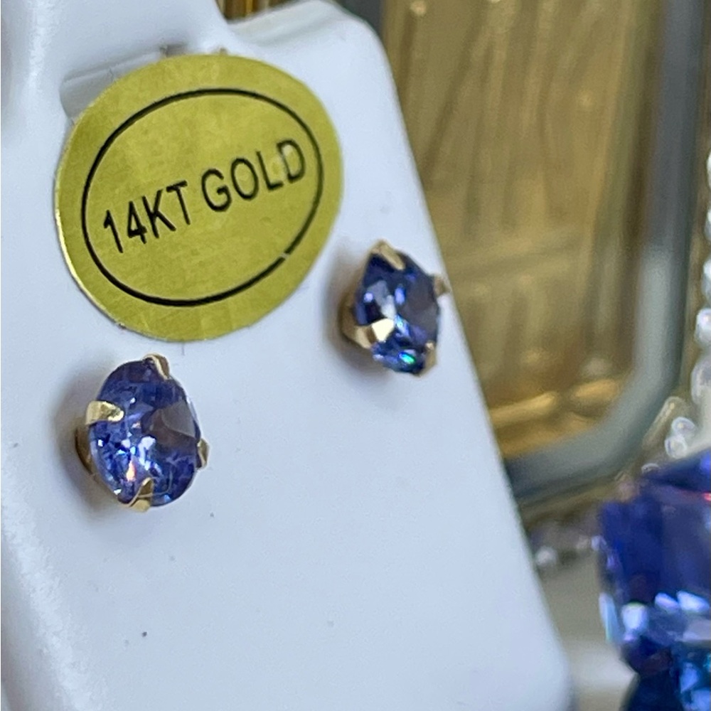 1/2c 14k solid Tanzanite stud Earrings yellow Gold .25ct each - Picture 6 of 11